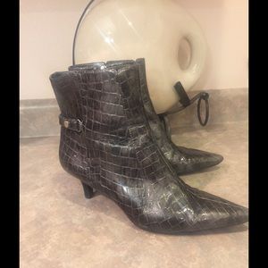 Anne Klein pewter ankle boots sz 9