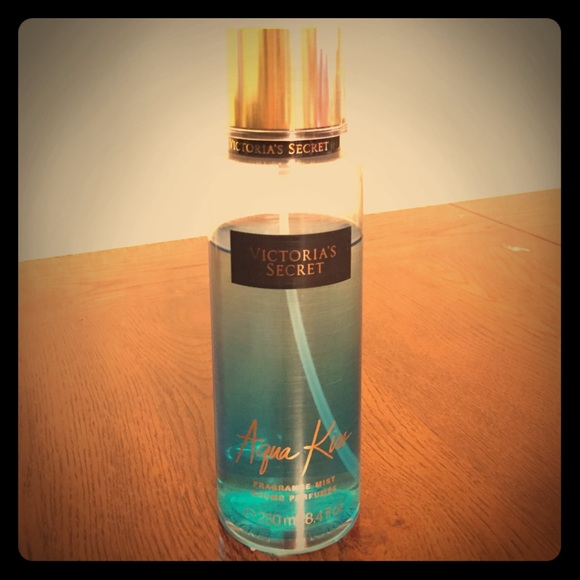 Victoria's Secret Aqua Kiss