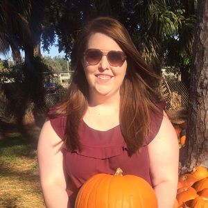 Meet your Posher, Adrienne