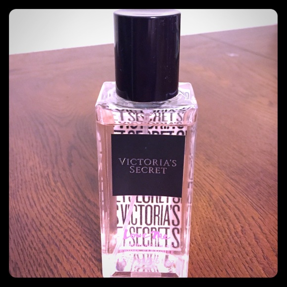 Victoria's Secret Love Me mist