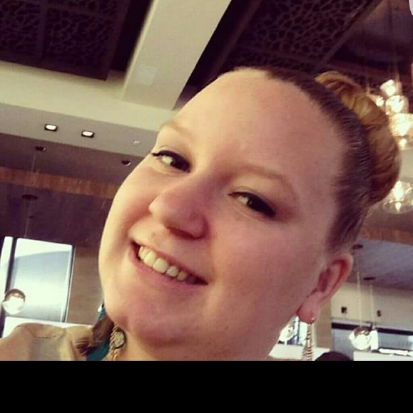 Meet your Posher, Casey