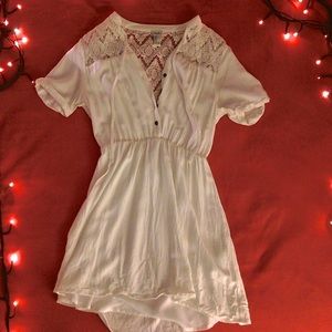 Short sleeve white dress
