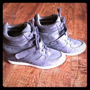Madden Girl Grey Wedge Sneaker Sz 10