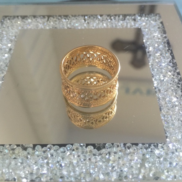 Fashion ring