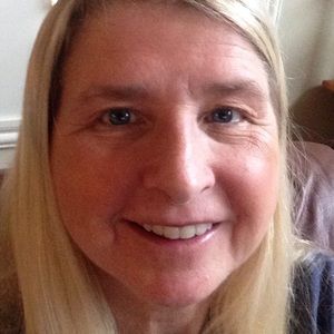 Meet your Posher, Debbis