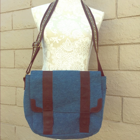 Mossimo Native Print Messenger Purse