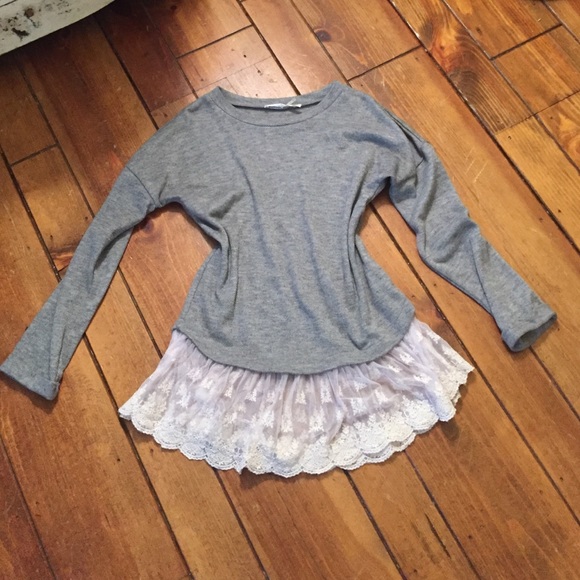 Blue Pepper top with lace trim size small