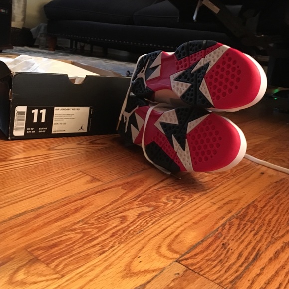 *NEVER WORN* AIR JORDAN 7 RETRO - Picture 4 of 4