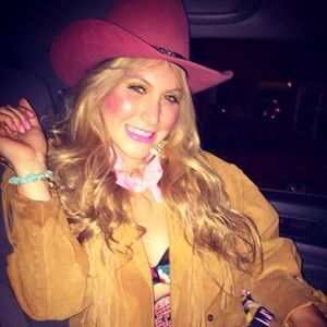 Meet your Posher, Andrea