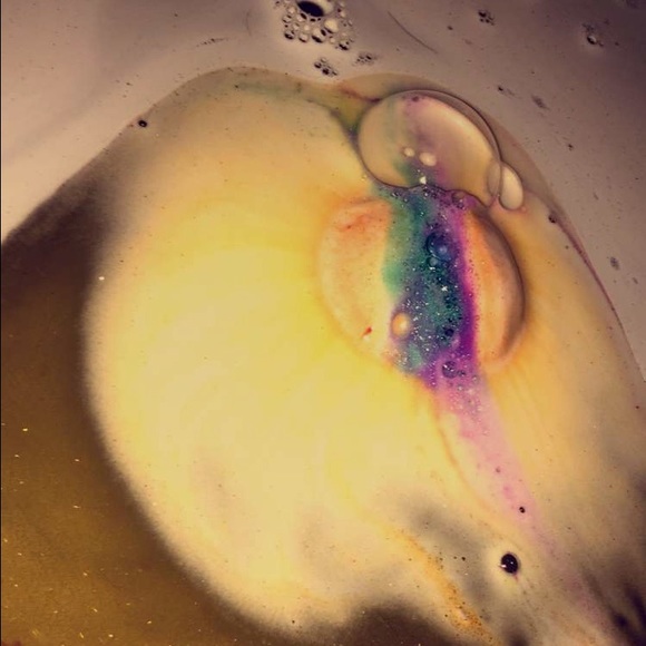 Meet your Posher, Alyssa - Picture 1 of 1