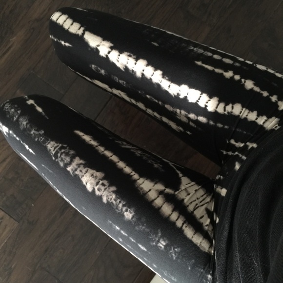 Tie Dye Leggings - Picture 2 of 3