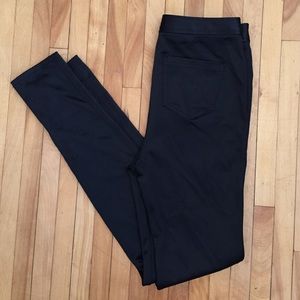 Shiny black skinny pants