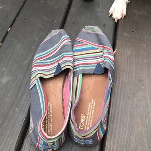 Toms Size 9