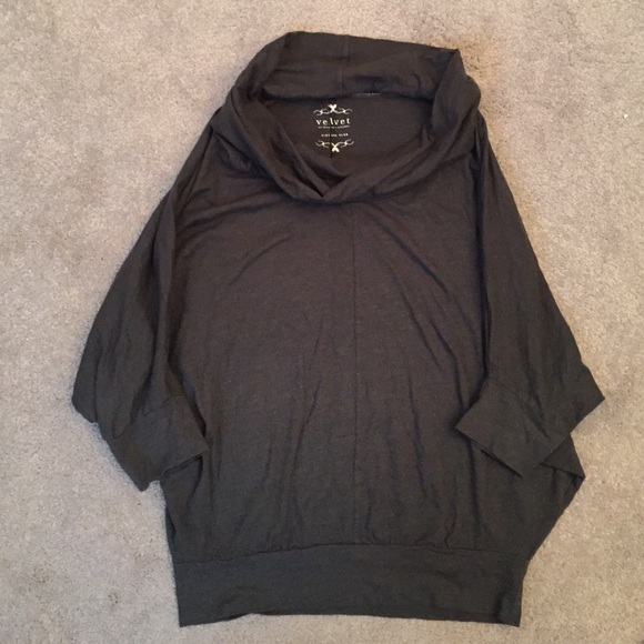 Velvet by Graham & Spencer Gray top