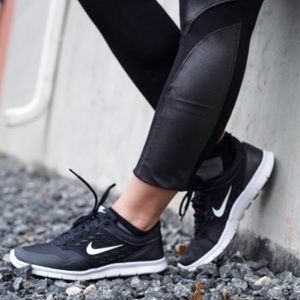 NEW Women's nike