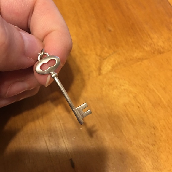 Key necklace (silver) - Picture 2 of 2
