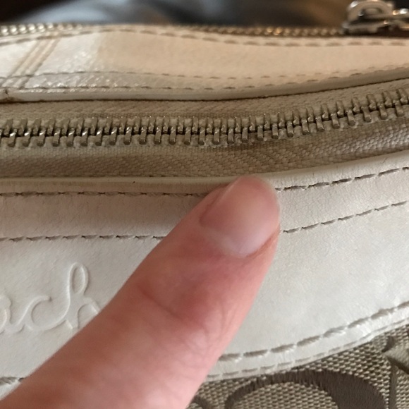 Coach🌻Authentic Coach shoulder bag - Picture 3 of 4