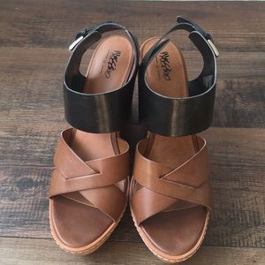 Black and Tan wedges