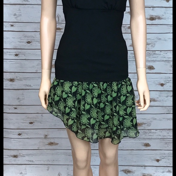 NWT Assymetrical Green Floral Bebe Skirt Sz. :M