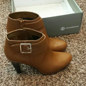 Super cute ankle boots