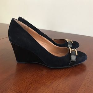 Black Tommy Hilfiger suede wedges w/ leather heel.