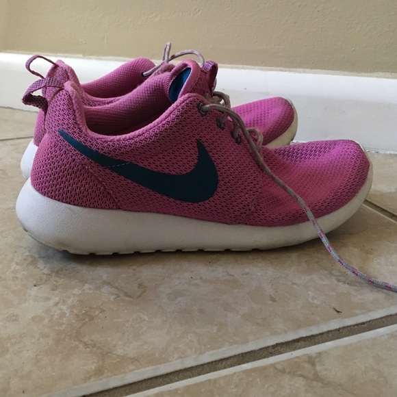 Women's Nike Roshe run size 7