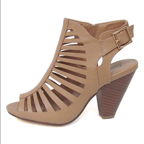 NWOT Bonnibel Becca sandal
