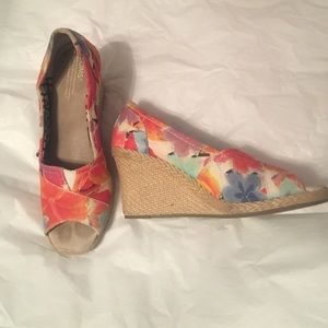Toms Wedges