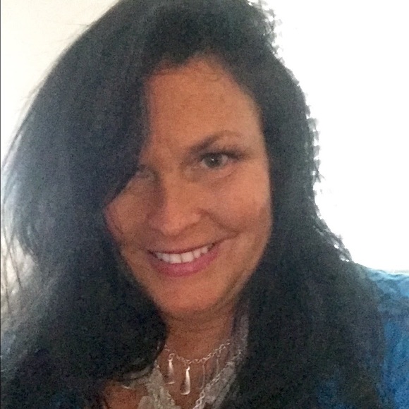 Meet your Posher, Ashley - Picture 1 of 1