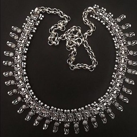 Beautiful statement necklace white metal necklaces