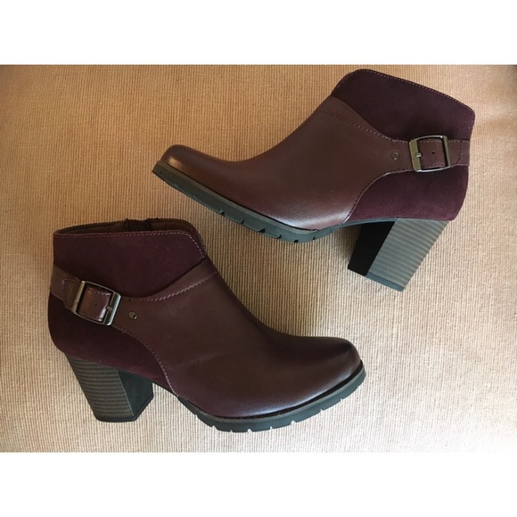 Clarks®