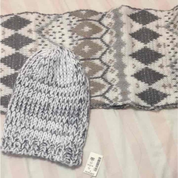Aeropostale Hat Scarf Sweater