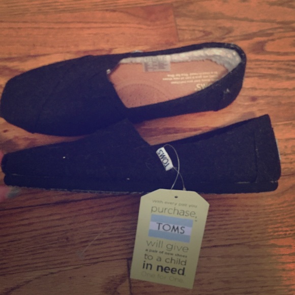 Women's Classic Black Woolen TOMS Size 7