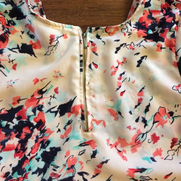 Flower top - Picture 3 of 3