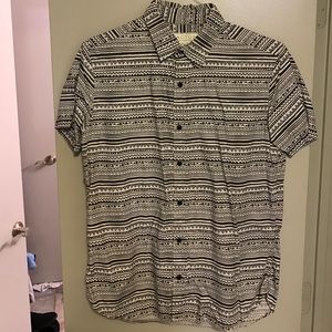 Collared short sleeve shirt
