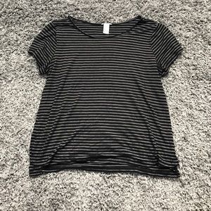 black stripped t-shirt