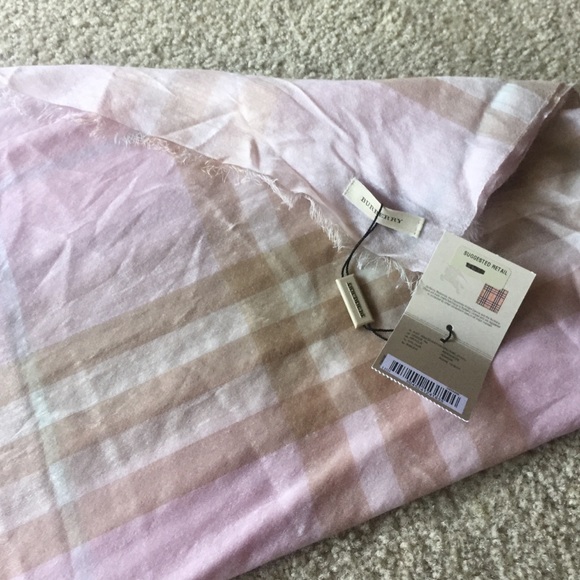 NWT Genuine Burberry scarf