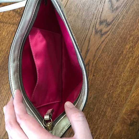 Coach Clutch - Picture 4 of 4