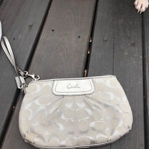 Silver Coach Wrislet