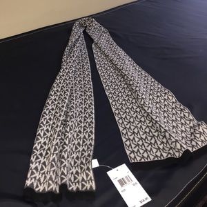 NWT Michael Kors Reversible scarf