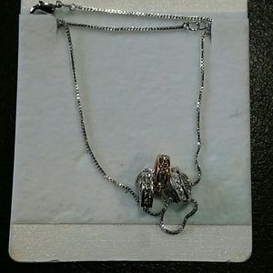 Neclace with pendant