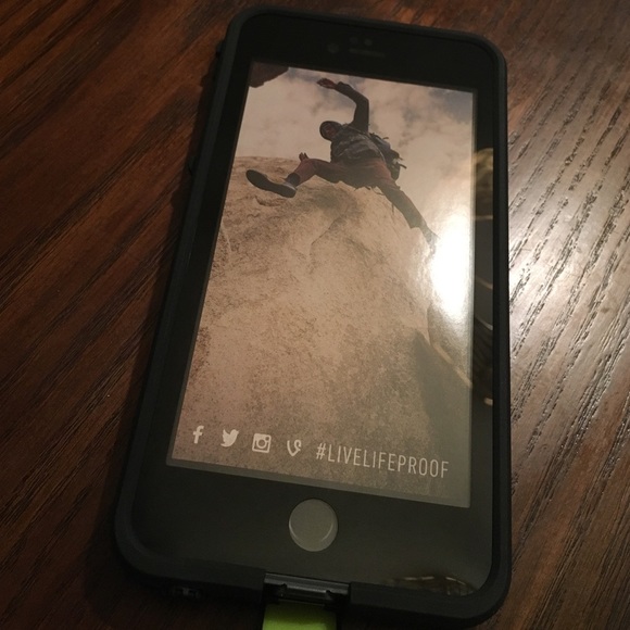 iPhone 6s Plus Black Lifeproof case