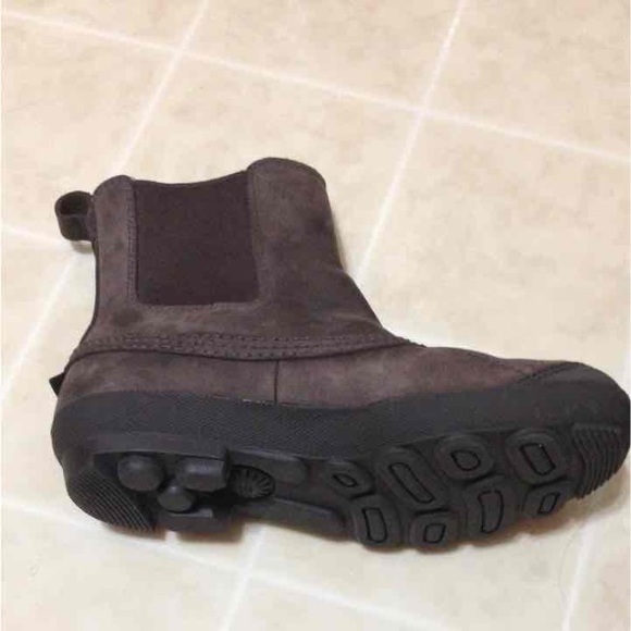 UGG Leather Waterproof Boots - Picture 2 of 8