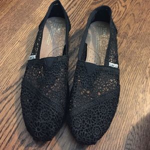 Black Lace Tom's
