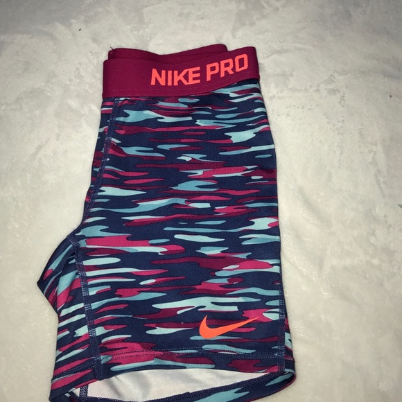 Nike pro