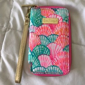 Lilly Pulitzer iPhone Wristlet
