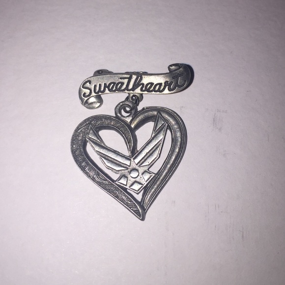 Air Force Sweetheart pin