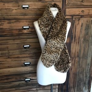 H and M Leopard Print Faux Fur Stole - NWT