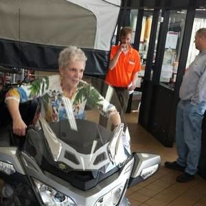 Meet your Posher, Carol