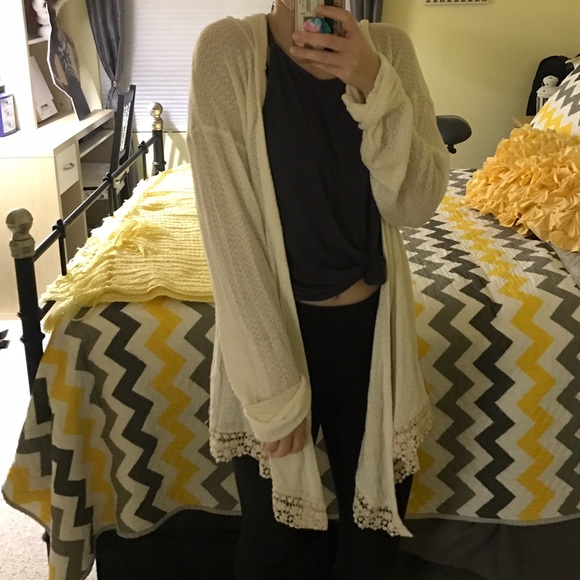 White hooded cardigan - Picture 3 of 4